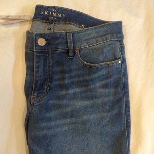 Tag still on, women's skinny jean